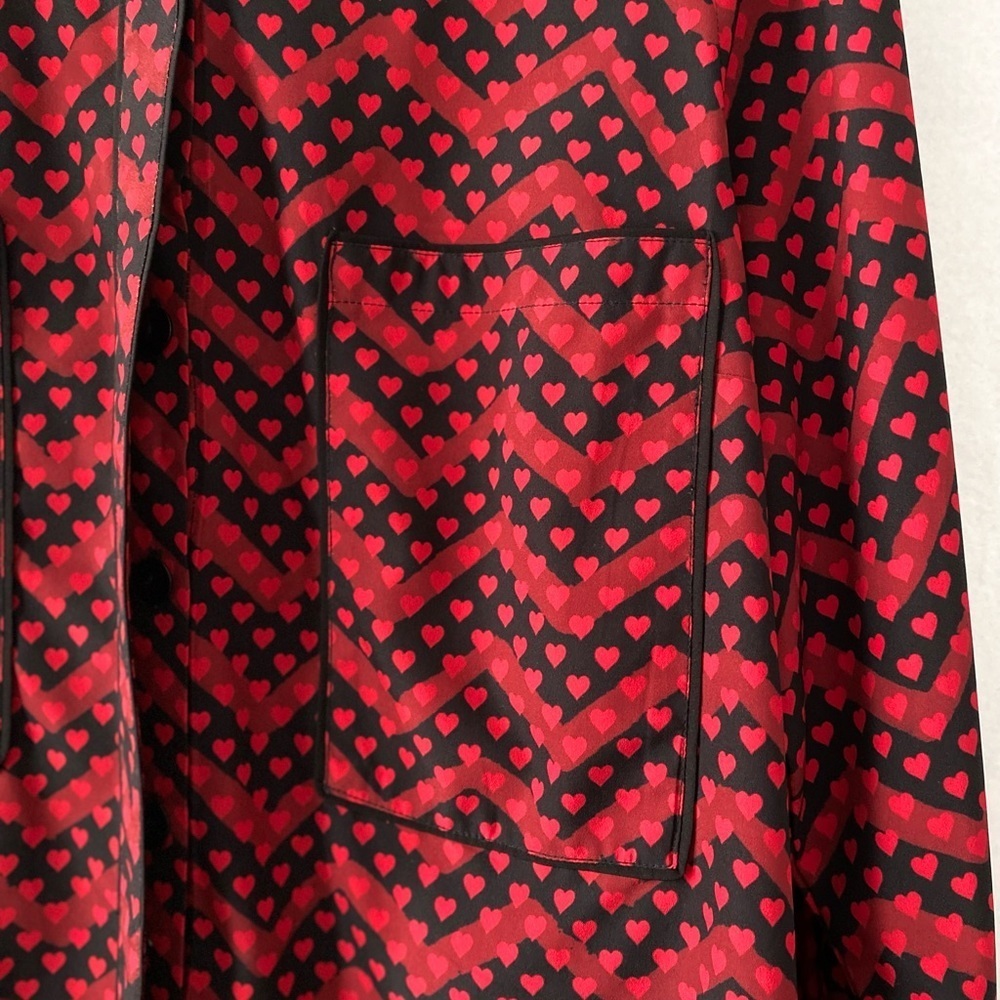 Eshakti Size 1x Chevron Red Heart Print Crepe Ruffle Black Trim Shirt - Picture 12 of 16